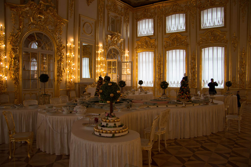 Small dining room before ballroom