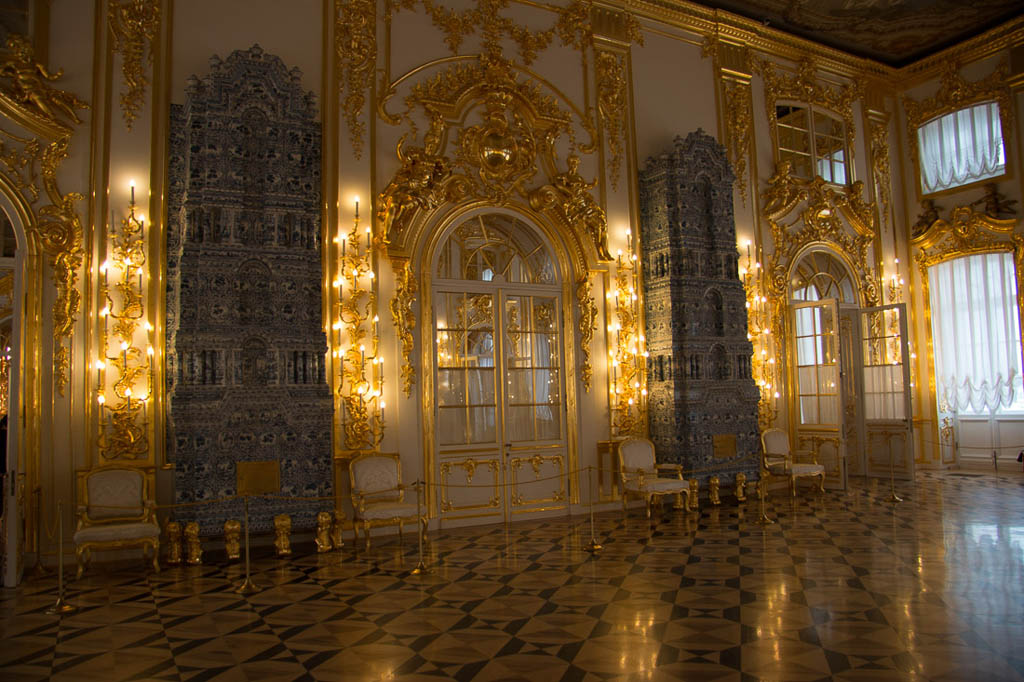 Blue and white dutch pottery in Catherine Palace