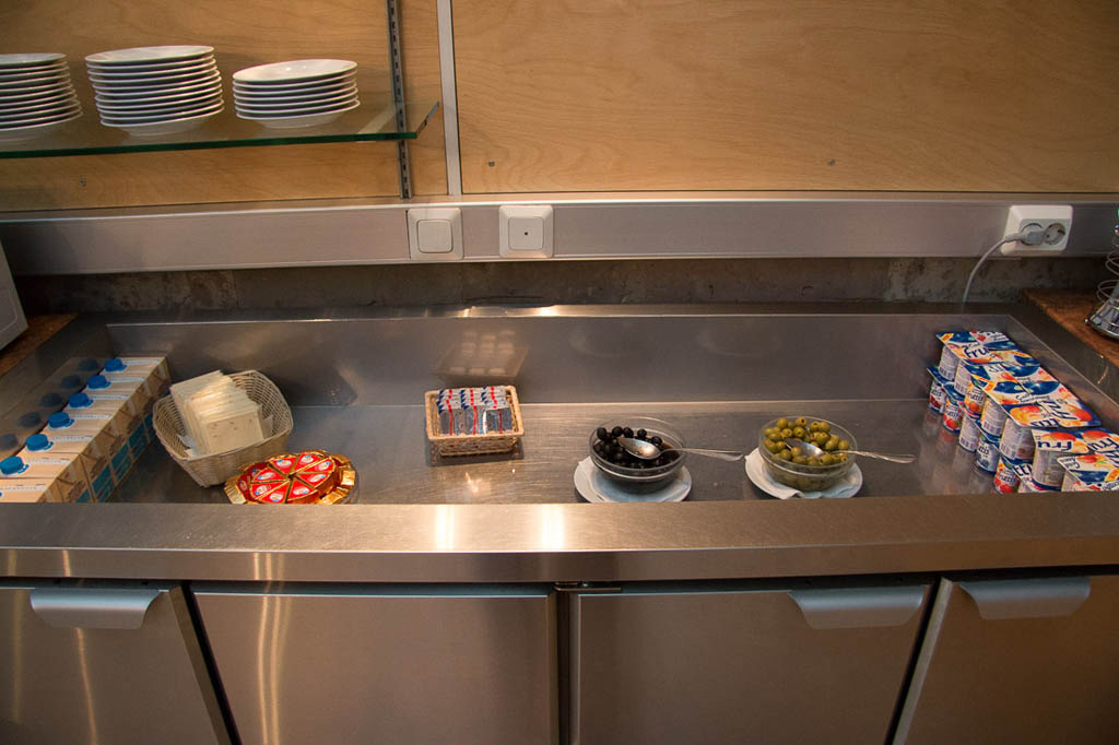 Snacks and Beverage area at Pulkovo Business Class Lounge