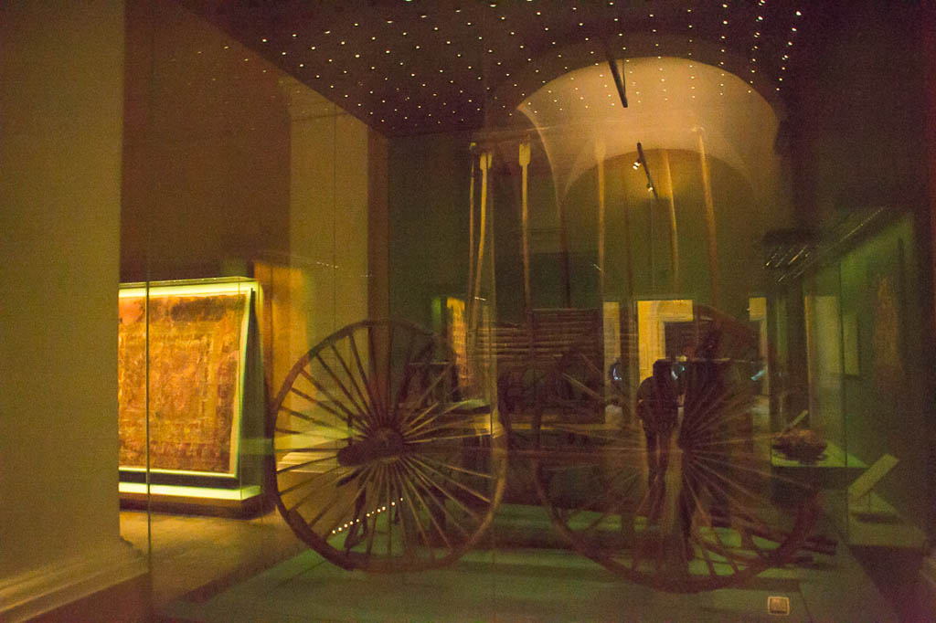 Altai chariot on display in Hermitage
