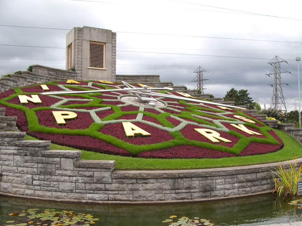 Floral clock near Niagara Falls