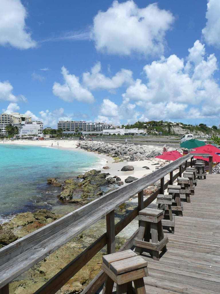 Bar next to Maho beach to watch planes land