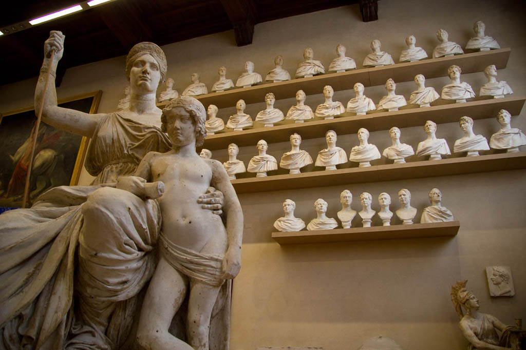 Wall of Busts in the Academy of Fine Arts