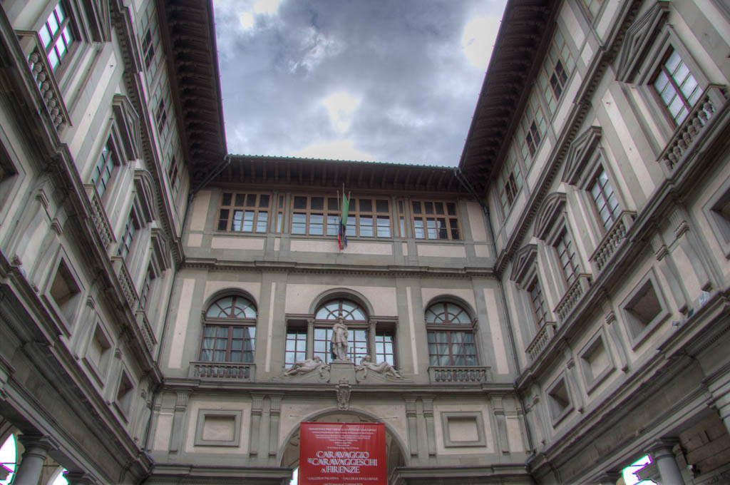 Uffizi courtyard