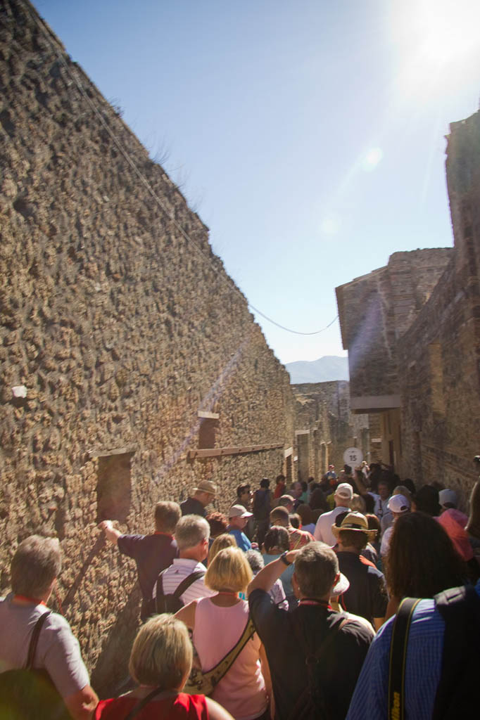 Line outside the ancient Pompei brothel