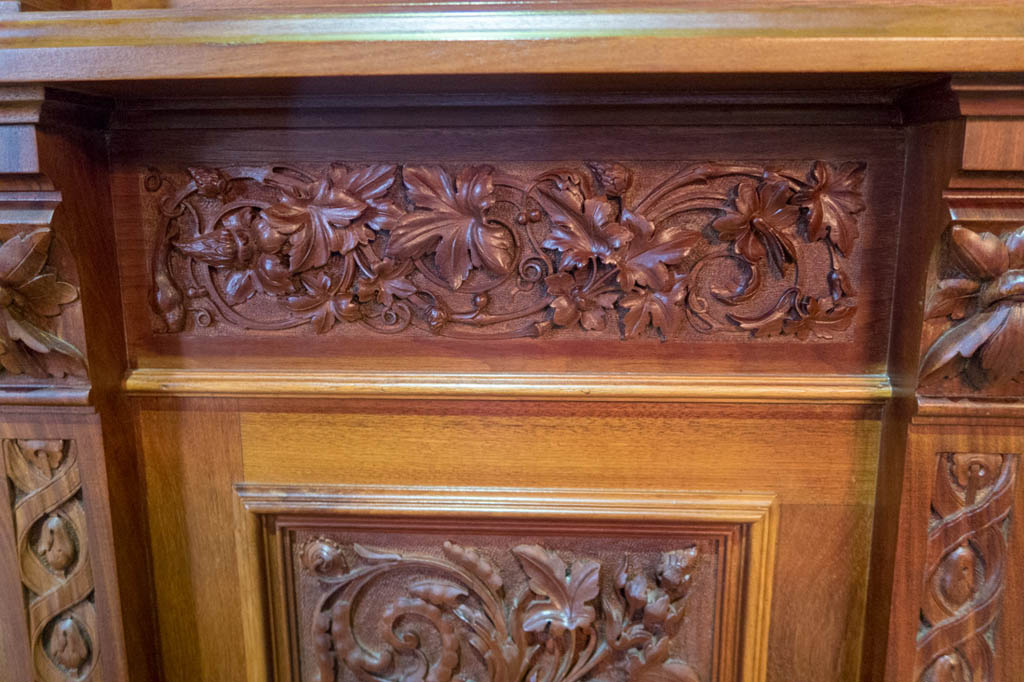 Wood carvings in Iowa Supreme Court Chamber