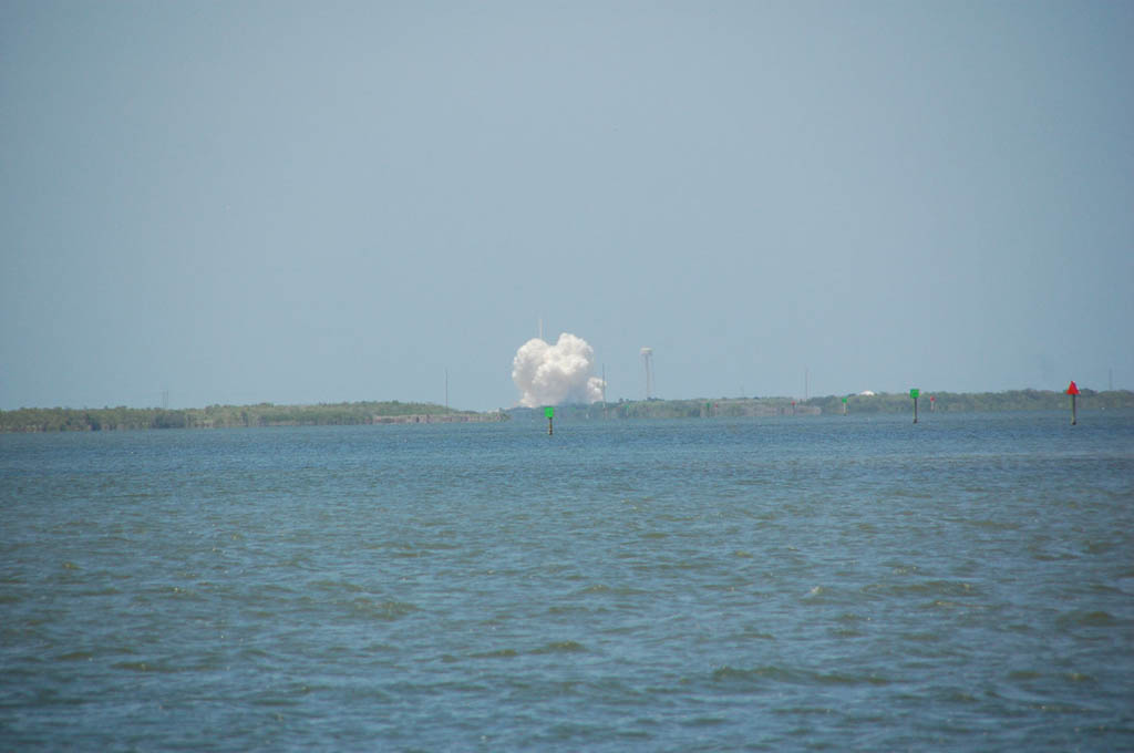 Shuttle beginning to launch