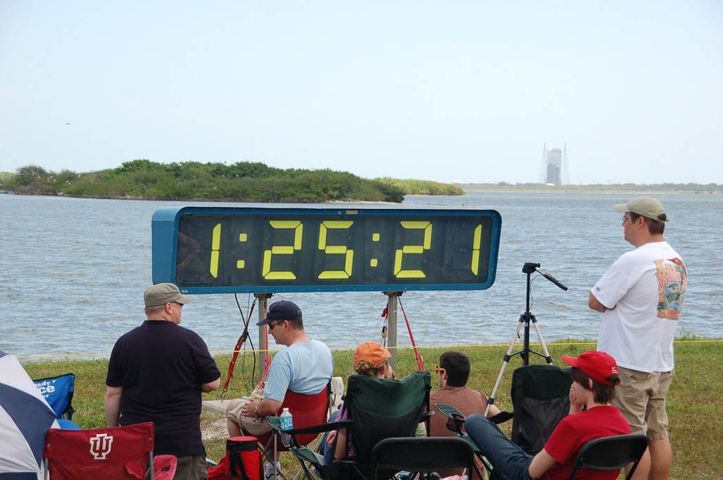 Shuttle countdown clock