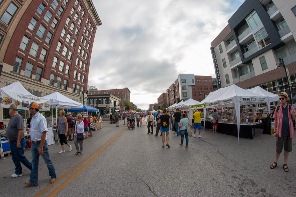 Walking around the Farmer’s Market