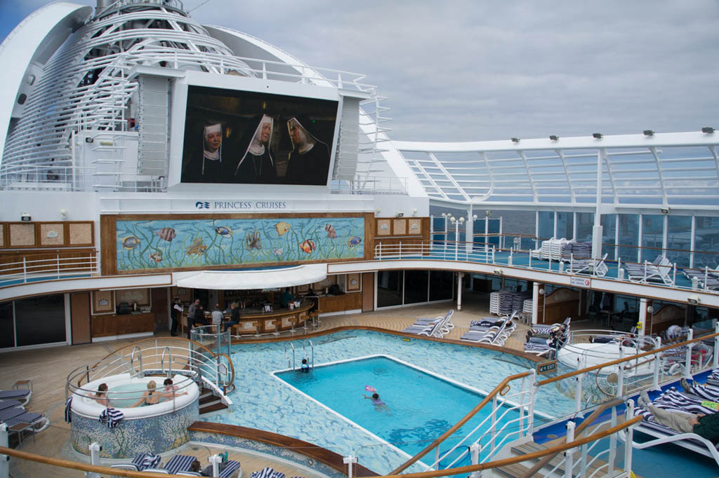 Pools and Hot Tubs on Ruby Princess