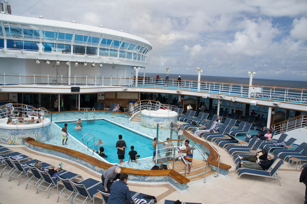 Pools and Hot Tubs on Ruby Princess