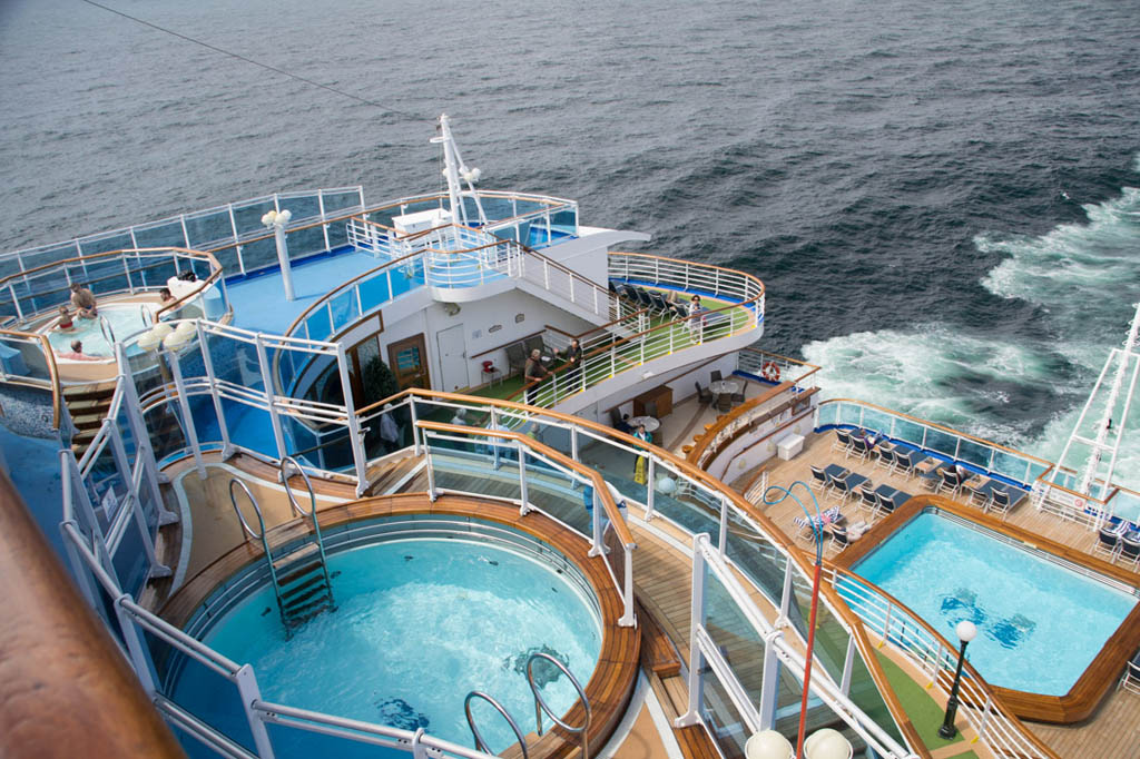 Pools and Hot Tubs on Ruby Princess (aft) 