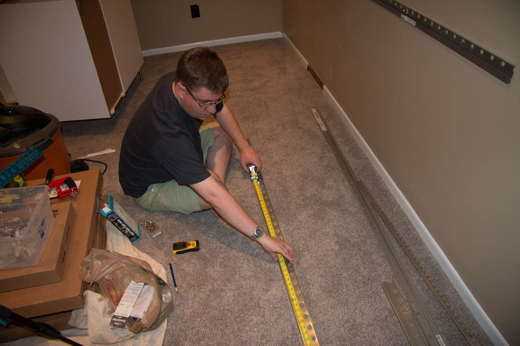 Cutting hanging bar for Ikea cabinets