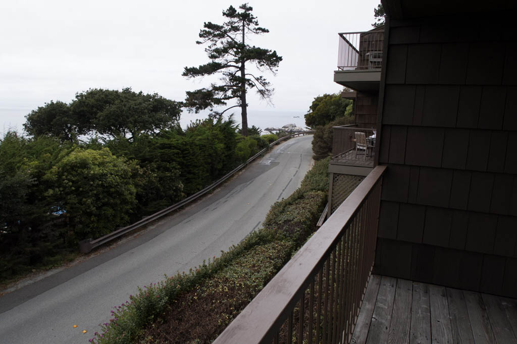 Driveway leading up to hotel