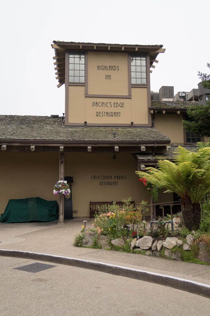 Check-in and reception exterior at Hyatt Carmel Highlands