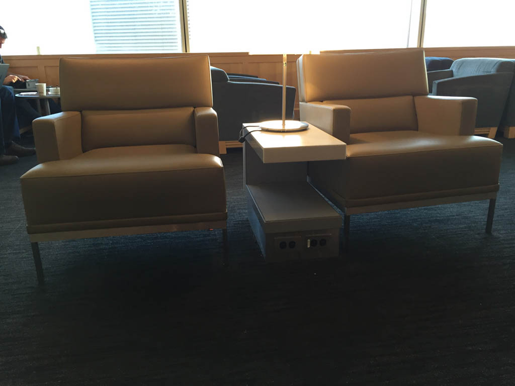 United Business Class Lounge for Business Class Customers