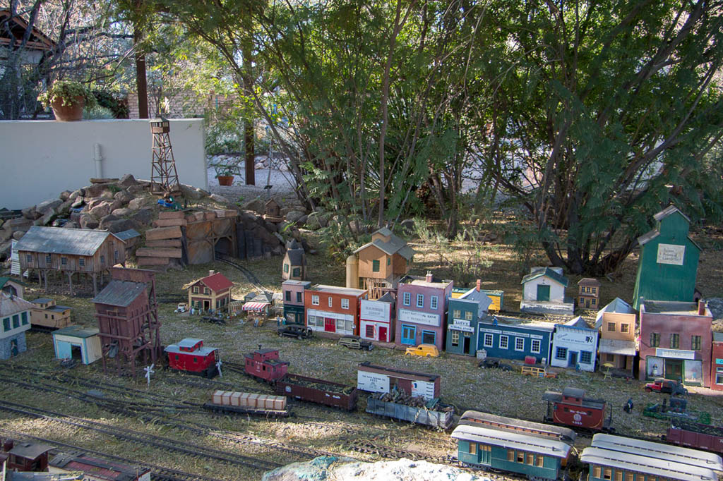 Thornville Garden Railway at Tucson Botanical Gardens