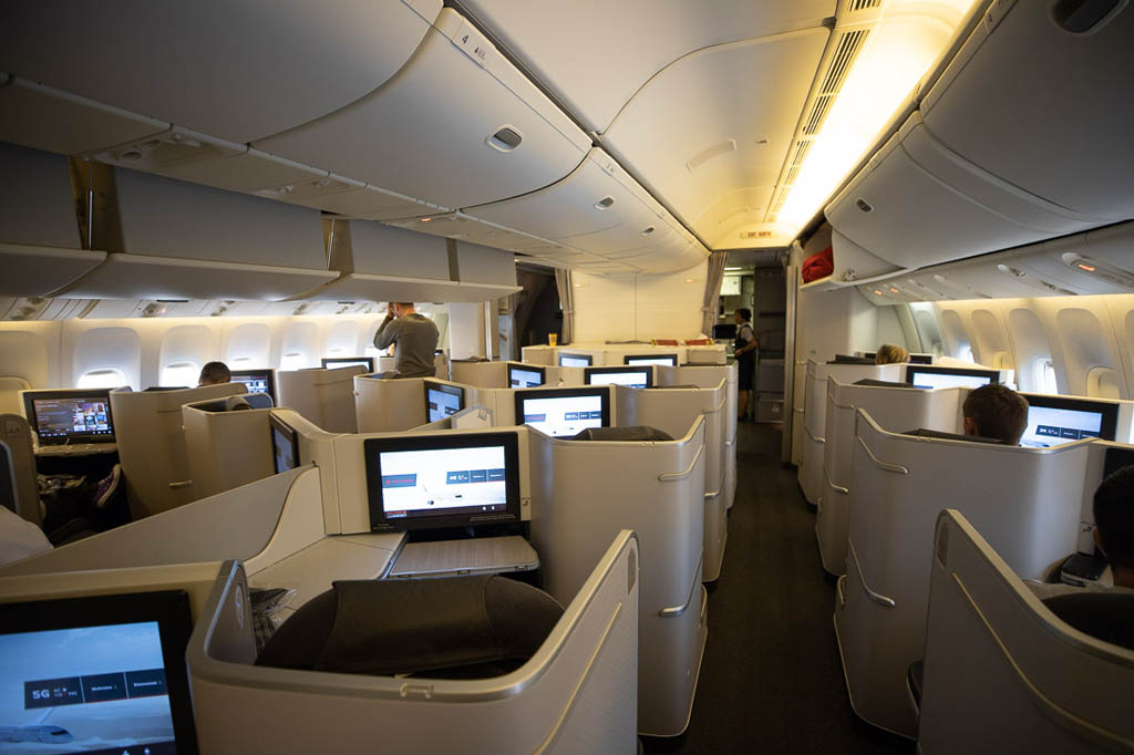 Business class cabin on Air Canada 777