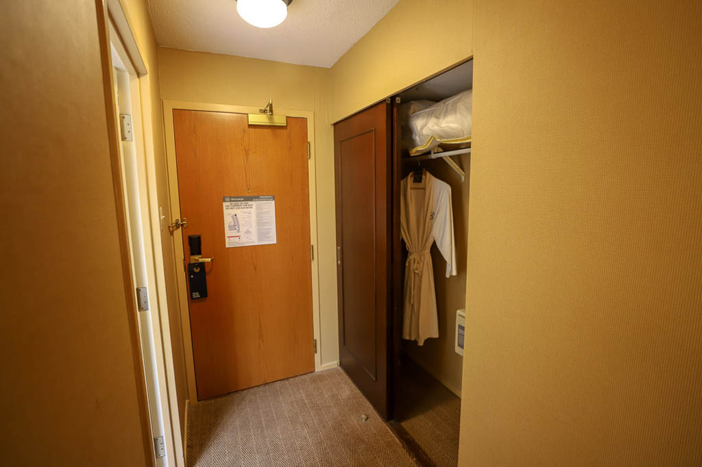 Shower in room at Toronto Airport Sheraton